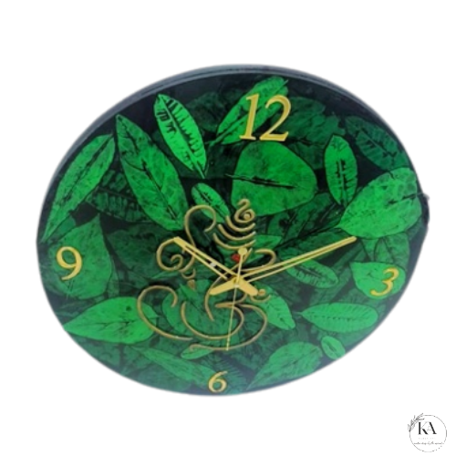 Impression resin clock