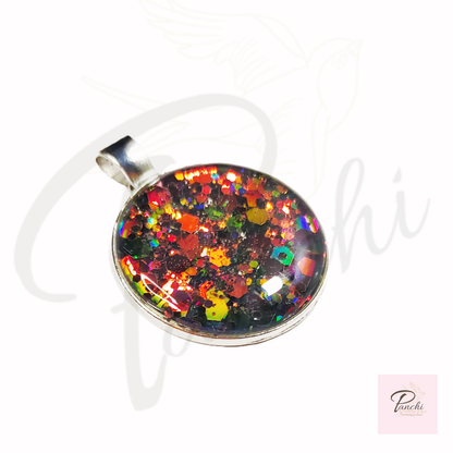 Multicolour resin pendent