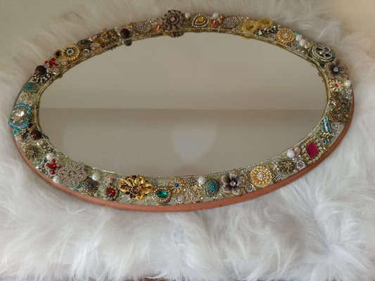 Mirror of jewels