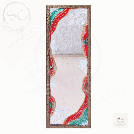 Traditional wall mirror