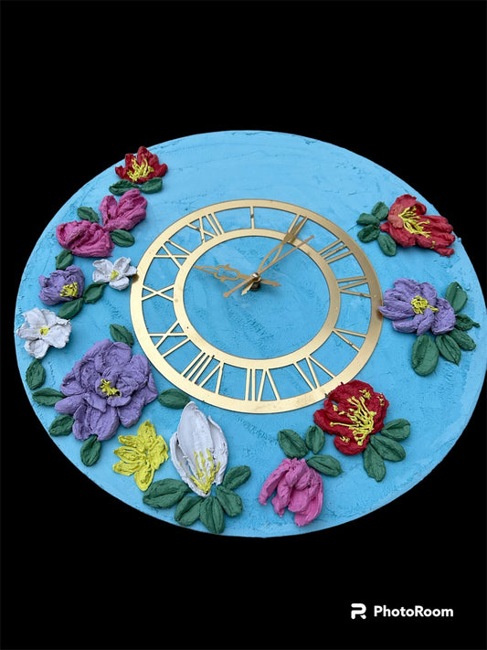 Rosettte sculpture clock